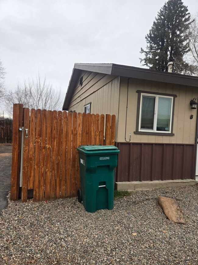 715 S Laguna Ave in Farmington, NM - Building Photo - Building Photo