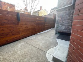 2104 Carey Way, Unit 2 in Pittsburgh, PA - Building Photo