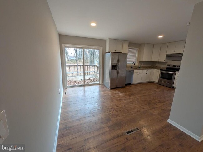 property at 2610 Ellicott Dr