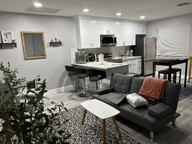 122 E 22nd Ct in West Palm Beach, FL - Building Photo - Building Photo