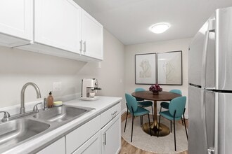 The Pointe at Cedar Grove in Eagan, MN - Building Photo - Building Photo