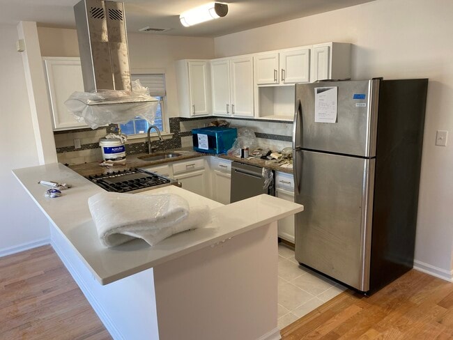 66 Summer Ave, Unit 2nd floor