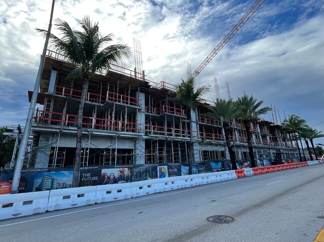 Soleste SeaSide in Dania Beach, FL - Foto de edificio - Building Photo