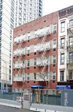 305 E 83rd St in New York, NY - Building Photo - Building Photo