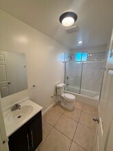 539 W 93rd St in Los Angeles, CA - Building Photo - Building Photo