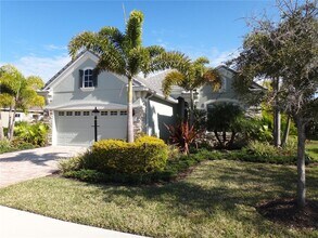 12051 Thornhill Ct in Lakewood Ranch, FL - Building Photo - Building Photo