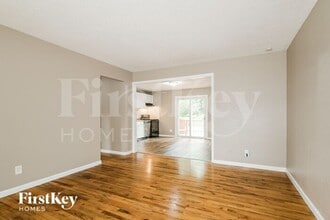 2152 Central Pkwy in Florissant, MO - Building Photo - Building Photo