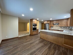 4400 Royal Ct in Carnation, WA - Building Photo - Building Photo