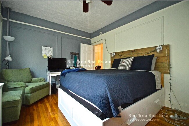 1691 Commonwealth Ave, Unit 22 in Boston, MA - Foto de edificio - Building Photo