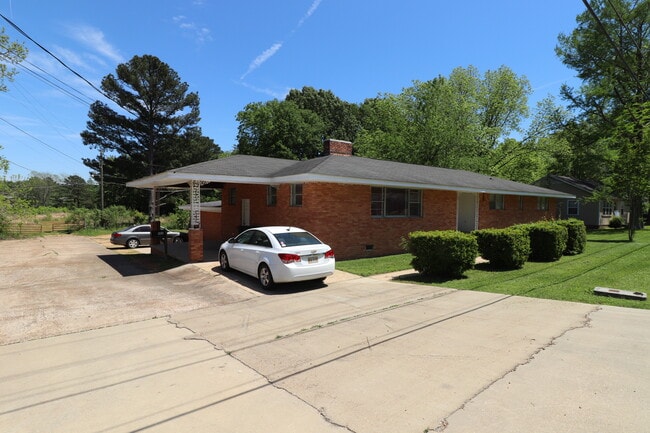 905 Louisville St, Unit RM #1