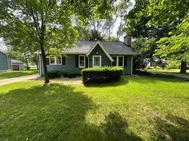 34 S 27th St in Battle Creek, MI - Building Photo