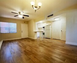 12500 NE 5th Ave in North Miami, FL - Building Photo