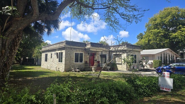 231 NE 20th Ave in Pompano Beach, FL - Building Photo - Building Photo