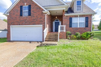 3011 Baker Way in Spring Hill, TN - Foto de edificio - Building Photo