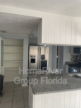 7140 Daggett Terrace in New Port Richey, FL - Foto de edificio - Building Photo