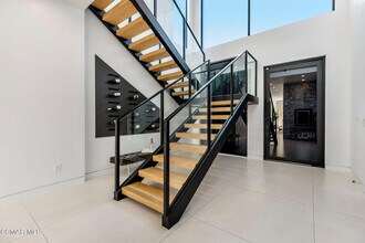 829 Flower Ave in Los Angeles, CA - Building Photo - Building Photo
