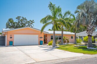 4056 38th Way S in St. Petersburg, FL - Building Photo - Building Photo