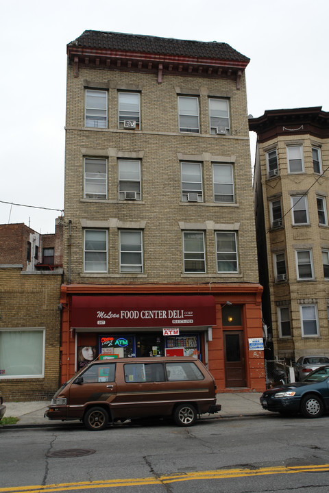 107 Mclean Ave in Yonkers, NY - Building Photo