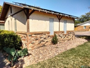 1808 Arcineiga Dr in Clovis, NM - Building Photo - Building Photo