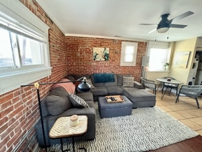 2411 E 29th Ave in Denver, CO - Foto de edificio - Building Photo