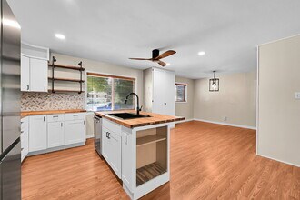1605 Rosemont Dr in Colorado Springs, CO - Building Photo - Building Photo