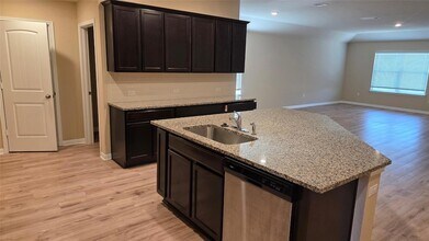 146 Arrowhead Vine St, Unit 106 in Leander, TX - Foto de edificio - Building Photo