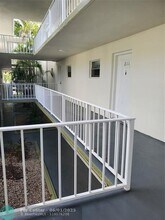 4205 N University Dr in Sunrise, FL - Foto de edificio - Building Photo