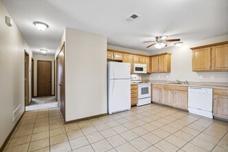 1321 NW Willow Dr in Grain Valley, MO - Building Photo - Building Photo
