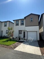 1087 Buena Vis Ln in Hanford, CA - Building Photo