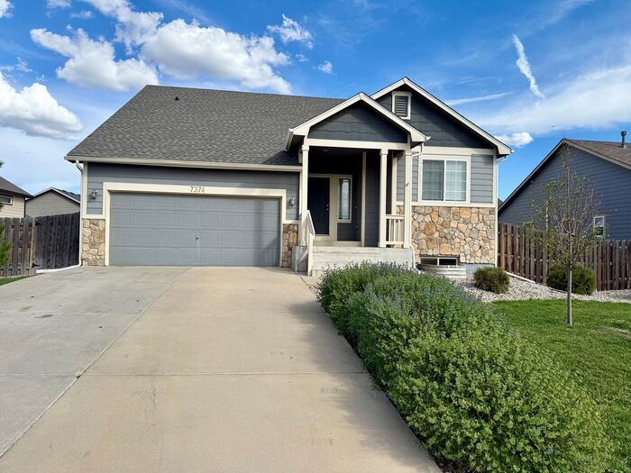 7374 Andover St in Wellington, CO - Building Photo