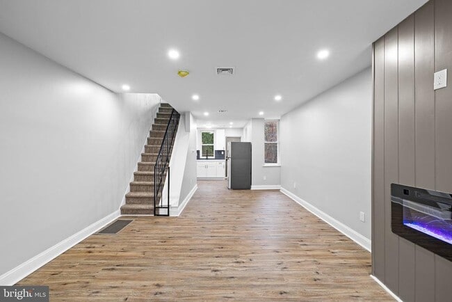 property at 1671 N Wilton St