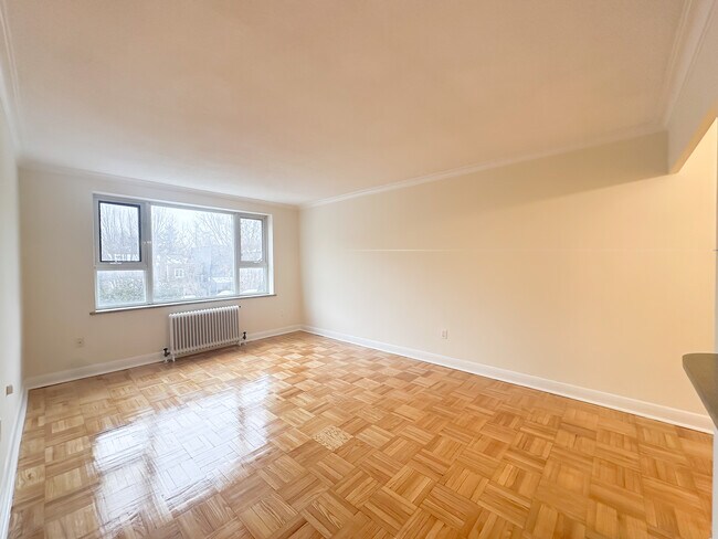 Ranleigh Manor in Toronto, ON - Building Photo - Building Photo