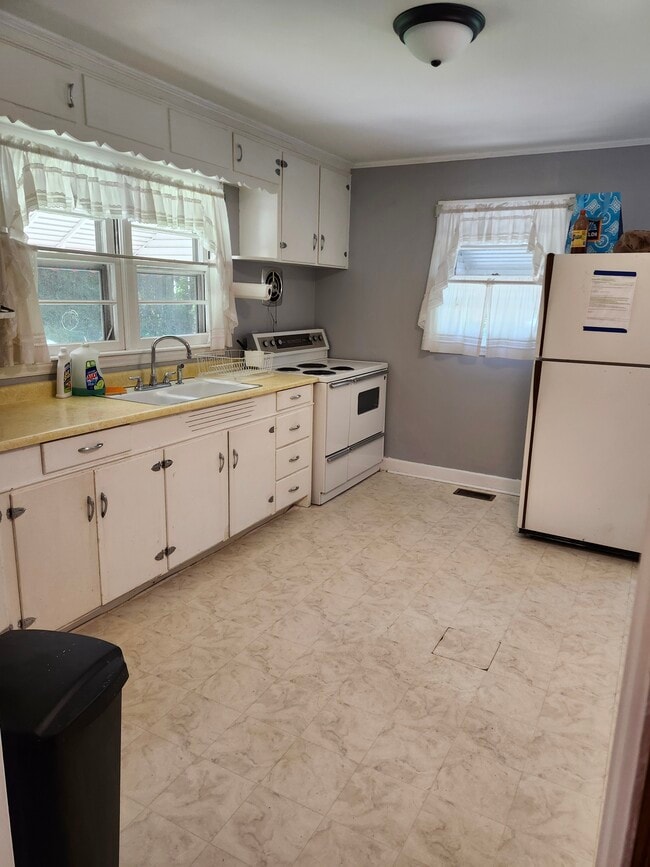 property at 206 S 580