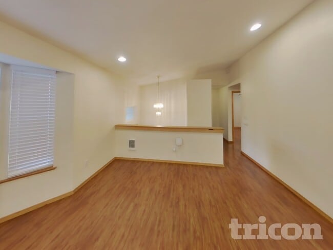 8810 35th St W in University Place, WA - Building Photo - Building Photo