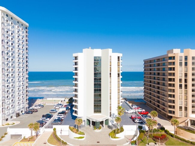 3013 S Atlantic Ave in Daytona Beach Shores, FL - Building Photo - Building Photo