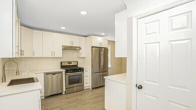 2282 3rd St in East Meadow, NY - Building Photo - Building Photo