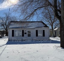 3036 Louise Ln in Springfield, IL - Building Photo