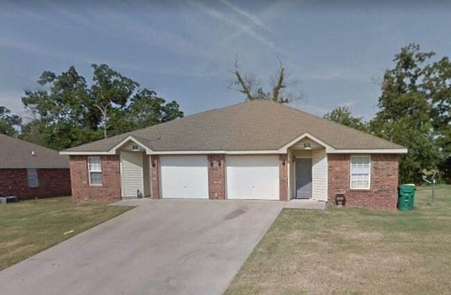 property at 207-209 Graystone Cir
