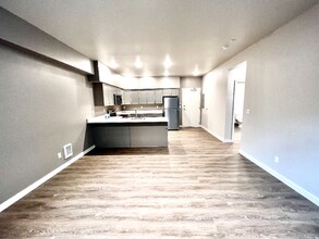 2330 Yakima Ct in Tacoma, WA - Building Photo - Building Photo