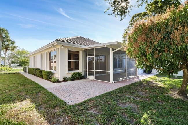 7428 SE Waxberry Cir in Hobe Sound, FL - Building Photo - Building Photo