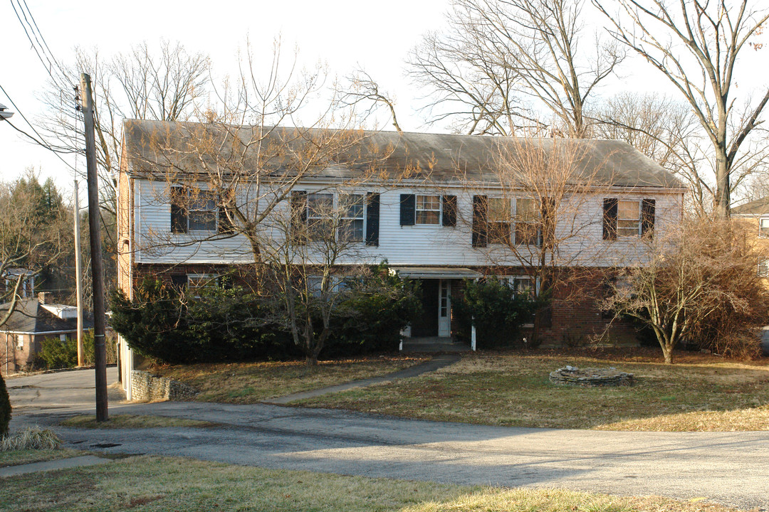 2718 Riedling Dr in Louisville, KY - Building Photo