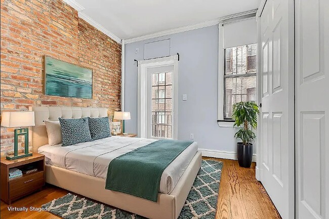 345 W 53rd St in New York, NY - Foto de edificio - Building Photo