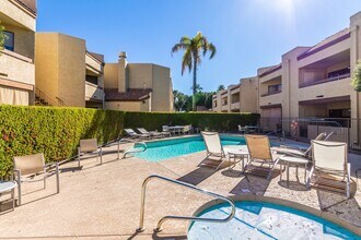 2228 N 52nd St, Unit 113 in Phoenix, AZ - Building Photo - Building Photo
