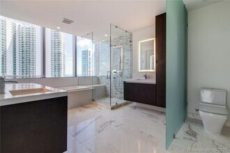 851 NE 1st Ave, Unit 3601 in Miami, FL - Building Photo - Building Photo
