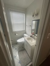 2301 Iverson St in Temple Hills, MD - Foto de edificio - Building Photo