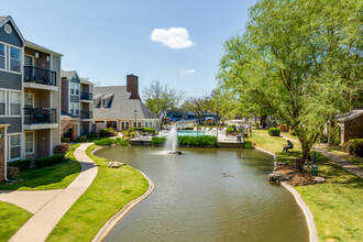 Waterford Apartments in Tulsa, OK - Building Photo - Interior Photo