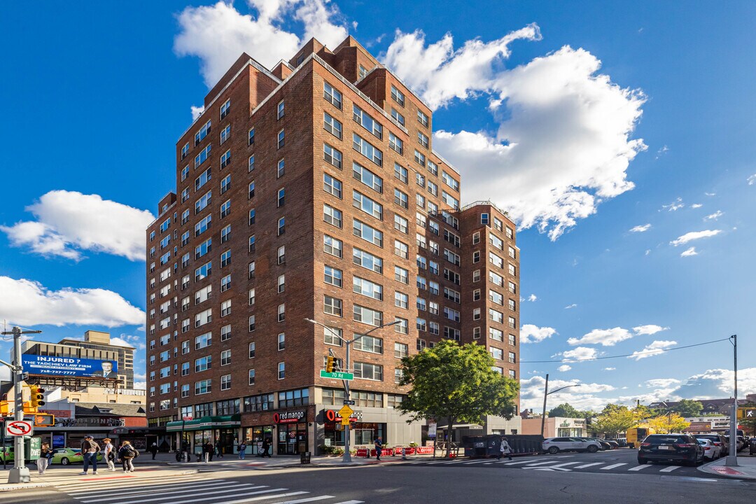 Lane Towers in Forest Hills, NY - Building Photo