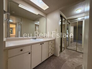 1009 Fulton Ave in Sacramento, CA - Building Photo - Building Photo