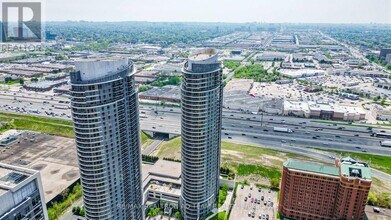 125 Village Green Square in Toronto, ON - Building Photo - Building Photo