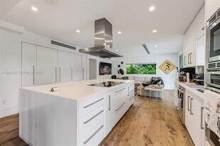 79 Shore Dr E in Miami, FL - Building Photo